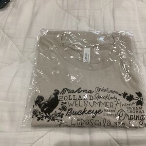 Chicken Beige Graphic T-Shirt with Rooster Print - Size M - NWT